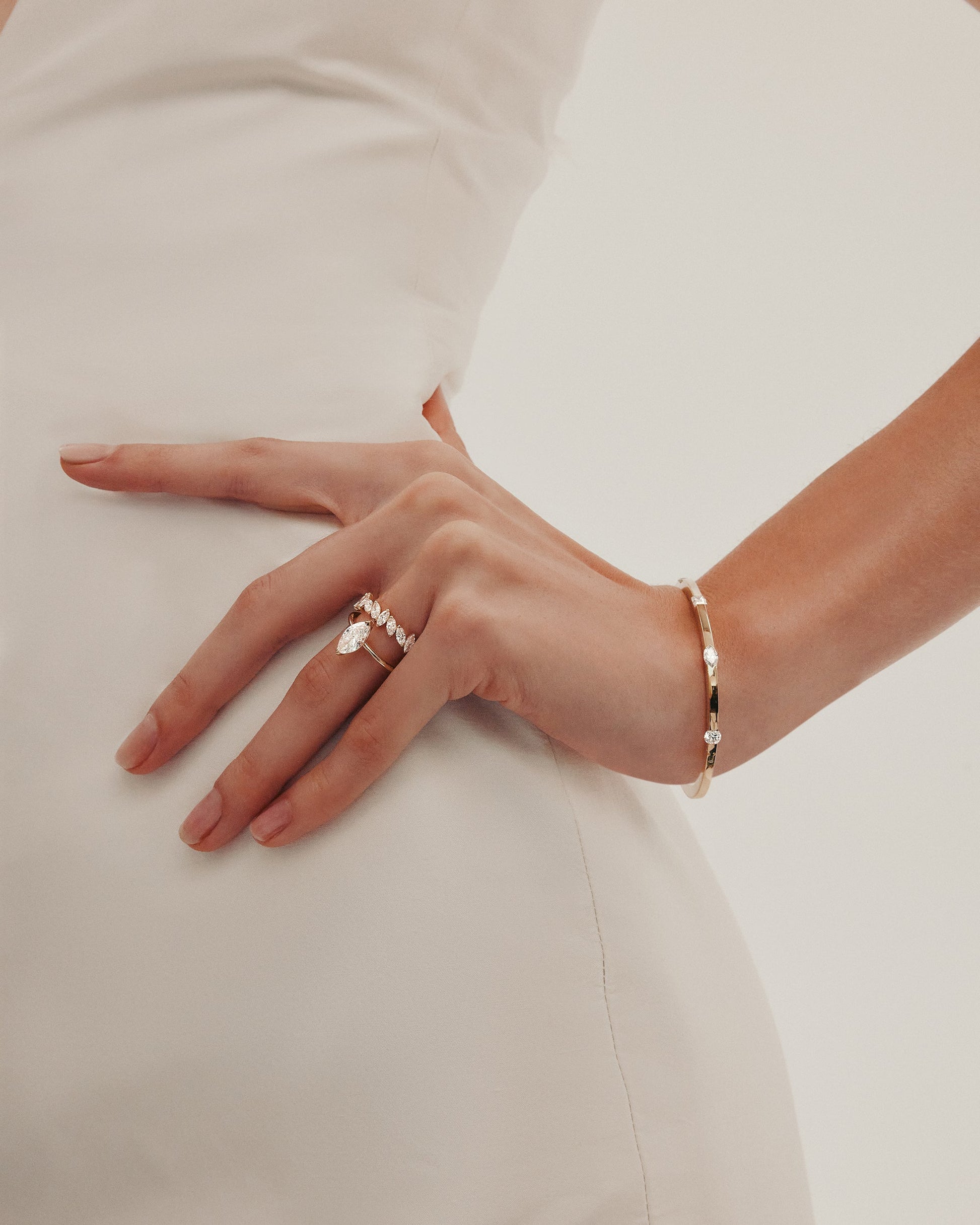 Solitaire-Oval Lab Grown Diamond Engagement Ring