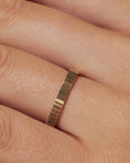 Load image into Gallery viewer, Simple Classic Scale Wedding Band 6
