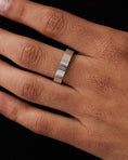 Load image into Gallery viewer, Simple Classic Scale Traction Wedding Band
