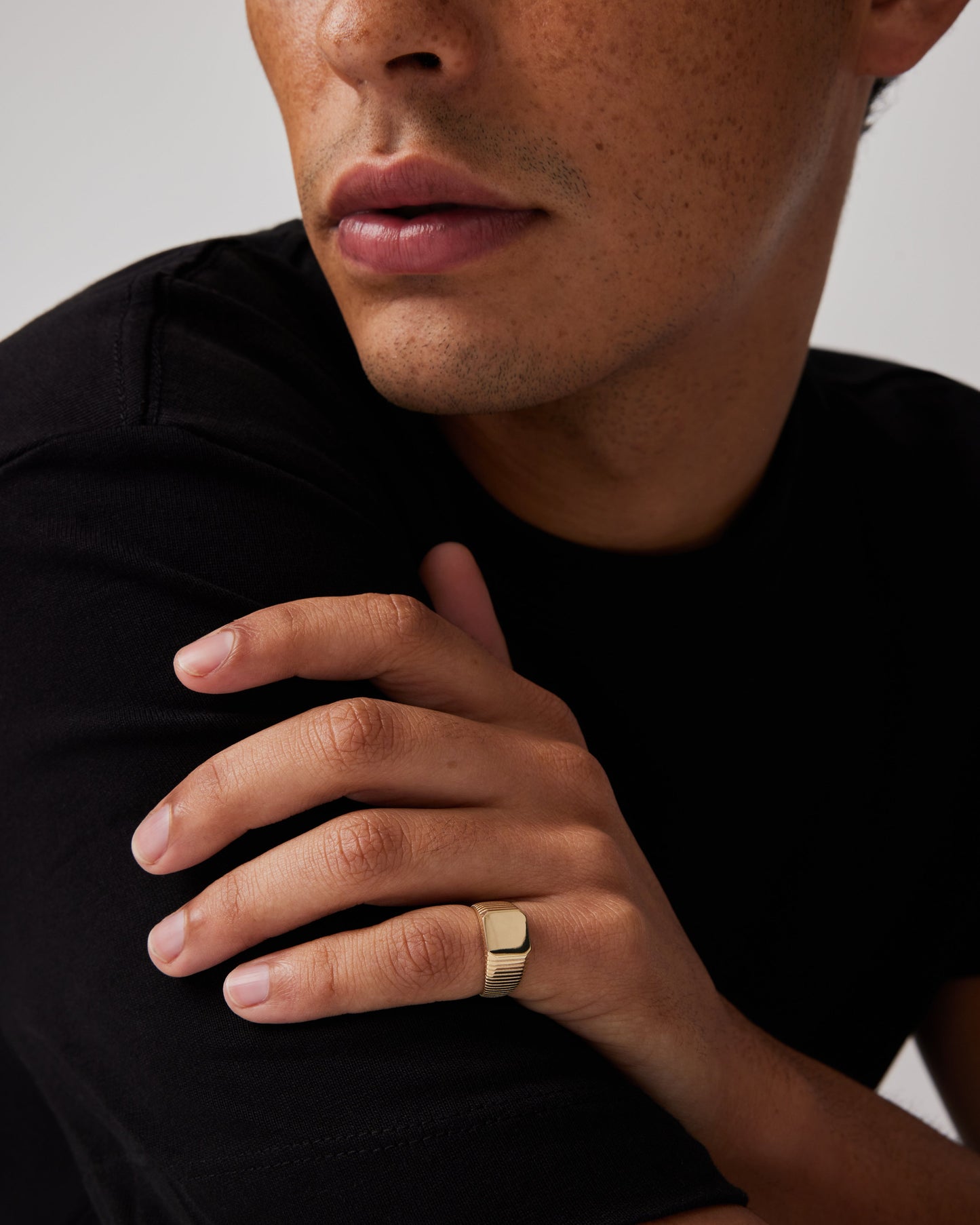 Boldly Elegant Ribbed Signet Ring 5
