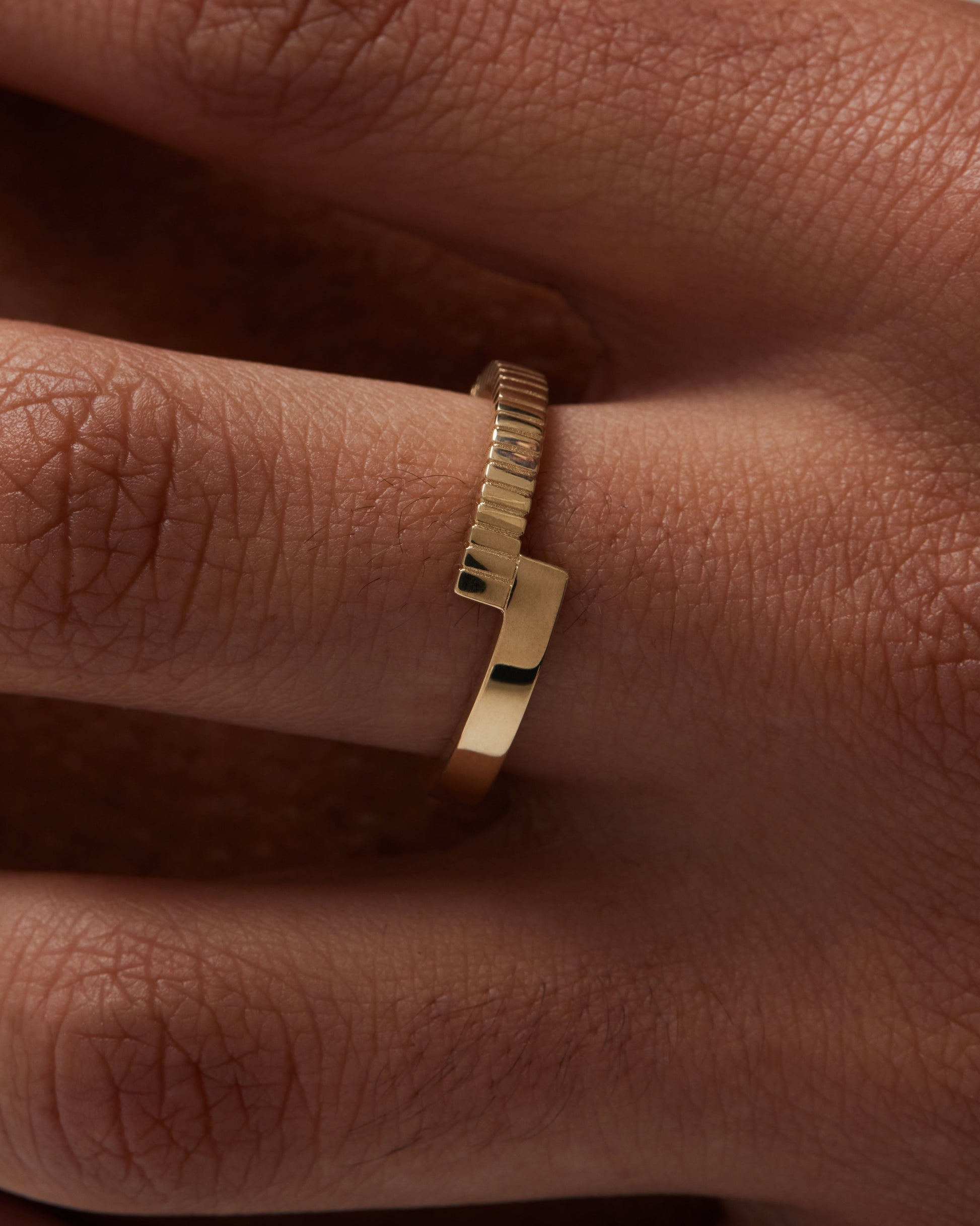 Golden Elegance: Textured Split Wedding Band 3