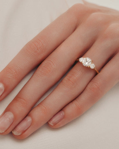 Solitaire-Oval Lab Grown Diamond Engagement Ring