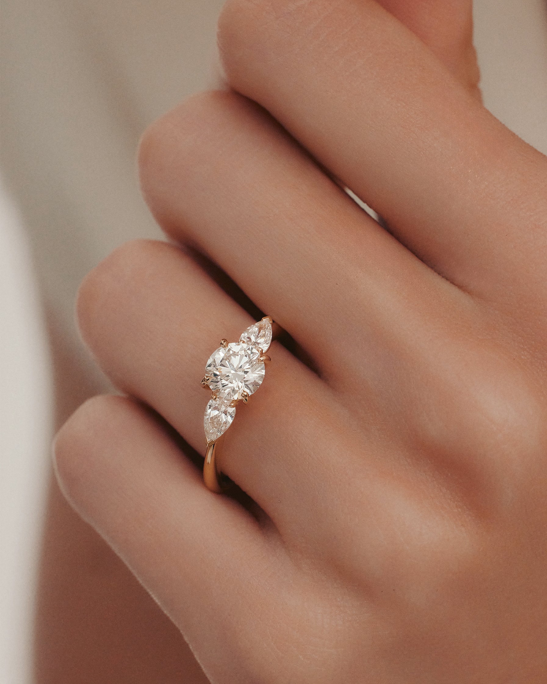 Solitaire-Oval Lab Grown Diamond Engagement Ring