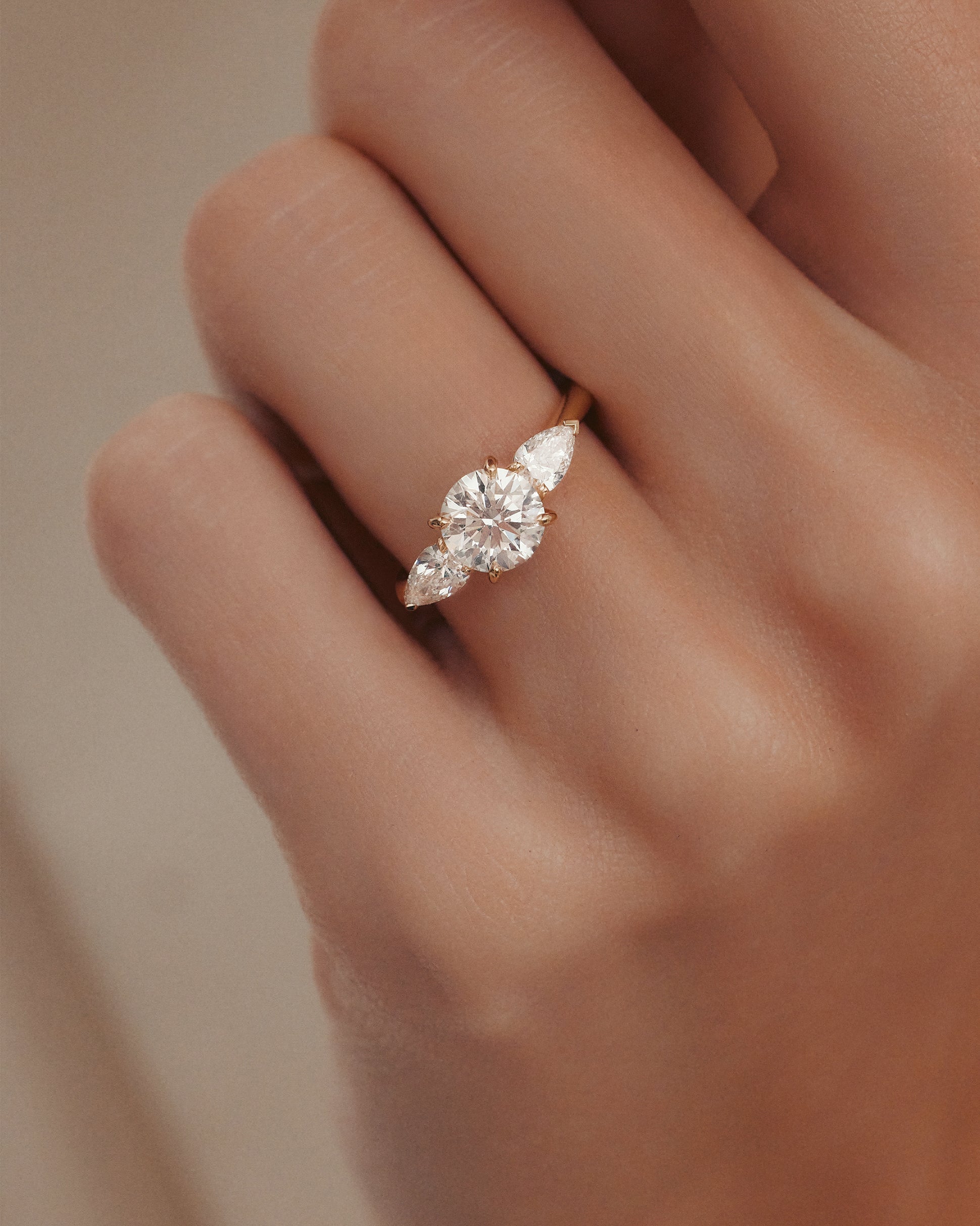 Solitaire-Oval Lab Grown Diamond Engagement Ring