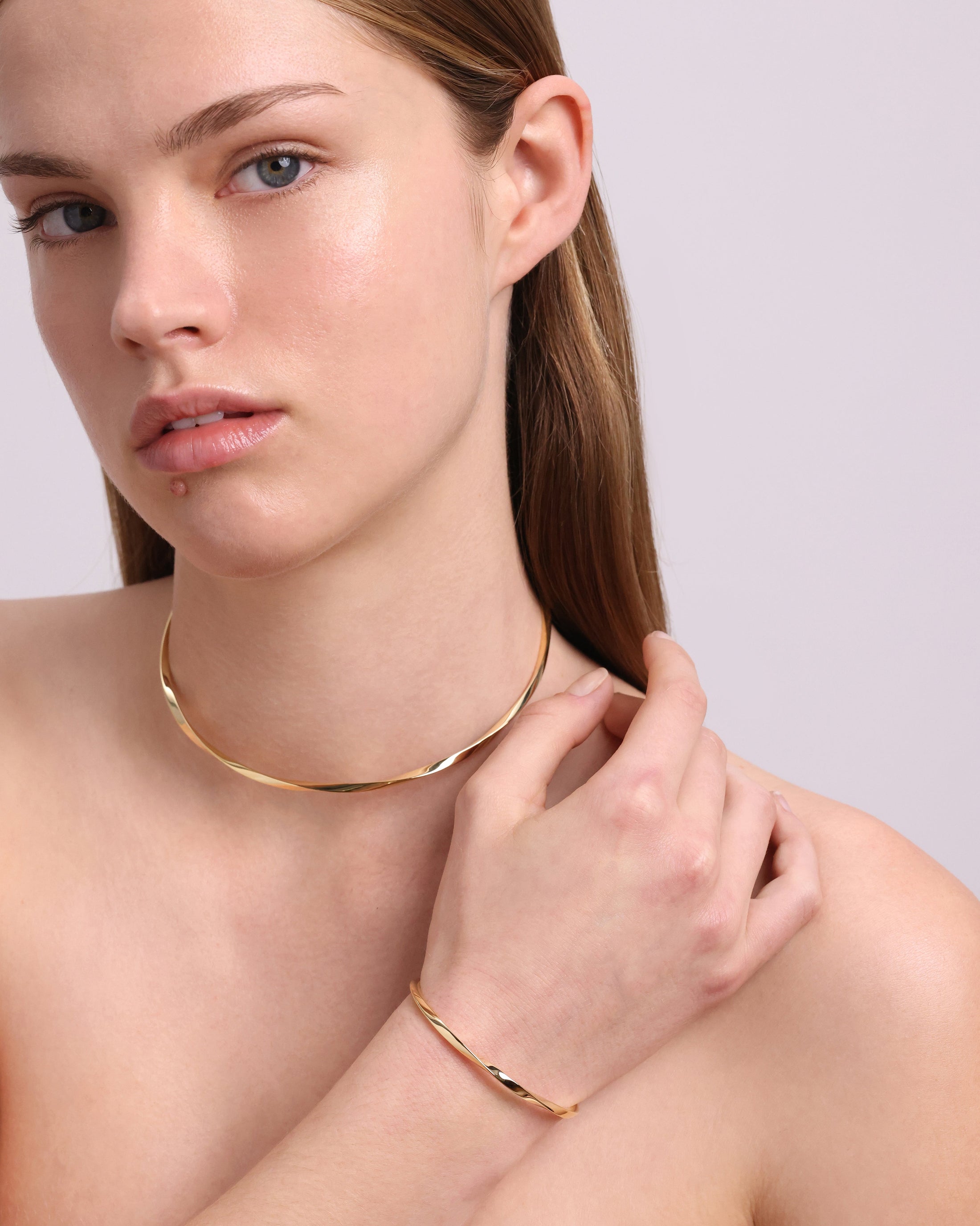 Simple Plain Twisted Pipi Choker Necklace