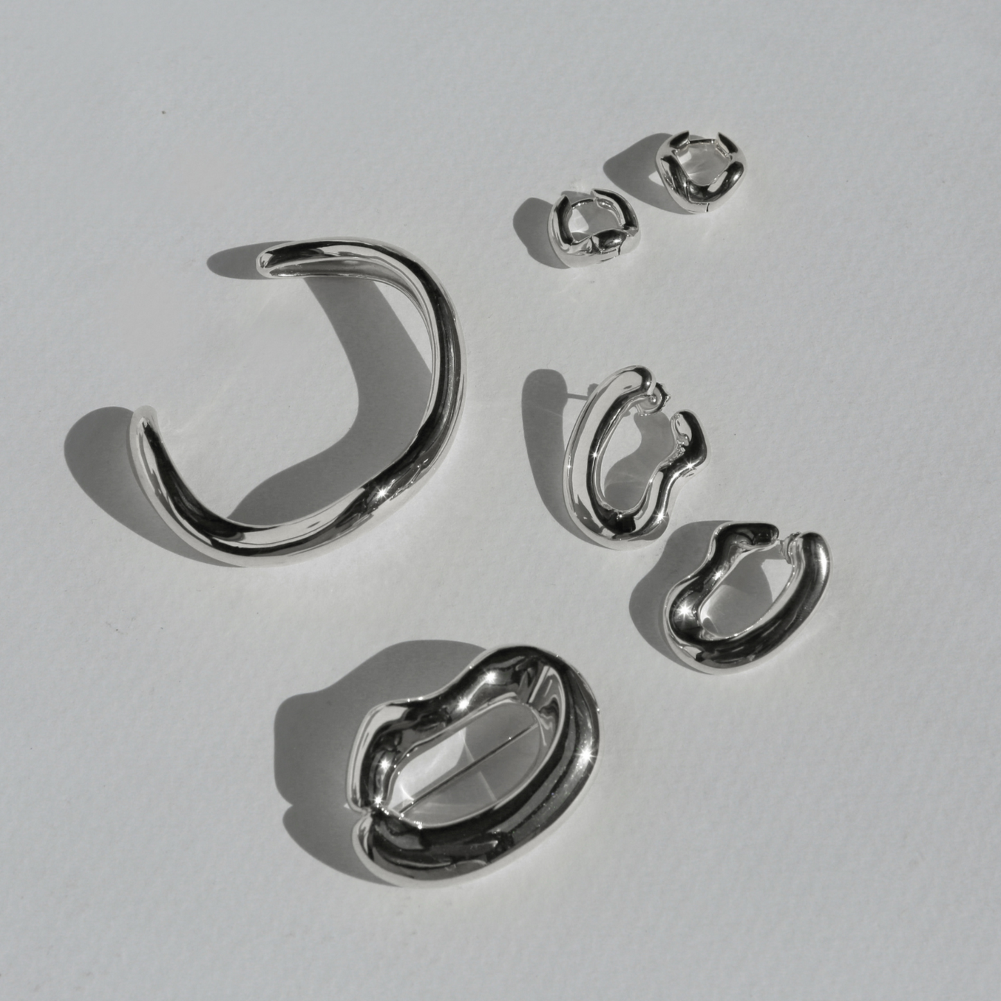Simple Curve Hoop Earrings 6