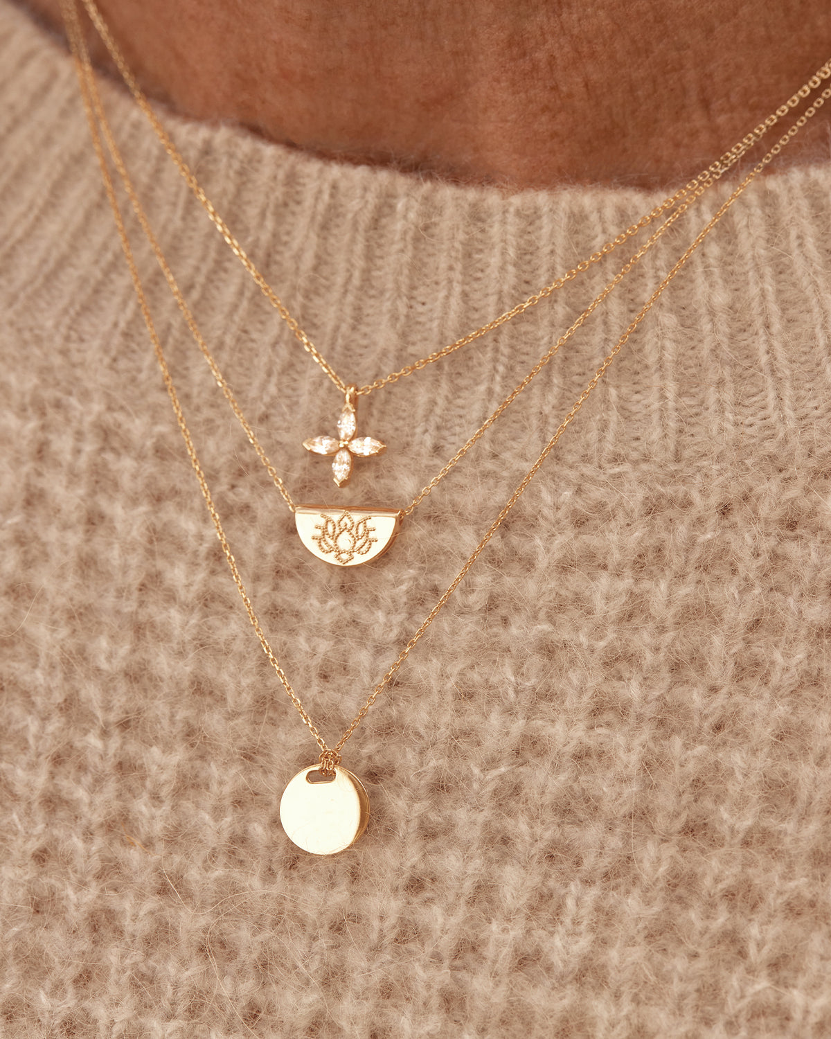 Elegant Solid Gold Round Pendant Necklace