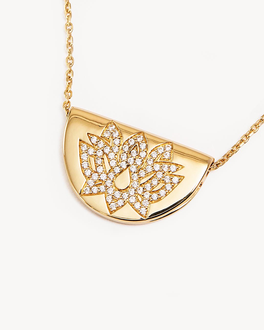 Radiant Elegance: 0.15 TCW Round Lab-Grown Diamond Lotus Necklace