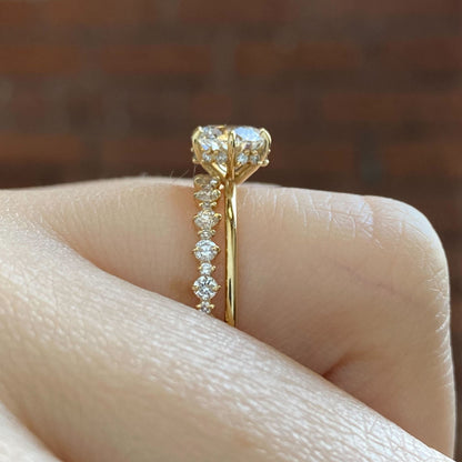 Solitaire-Oval Lab Grown Diamond Engagement Ring