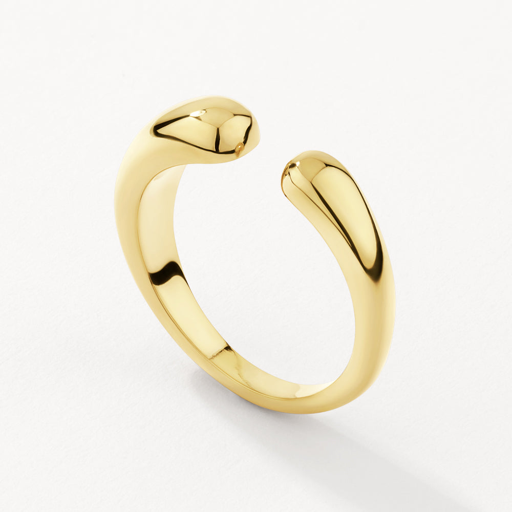 Elegant Gold Open Curve Wedding Band