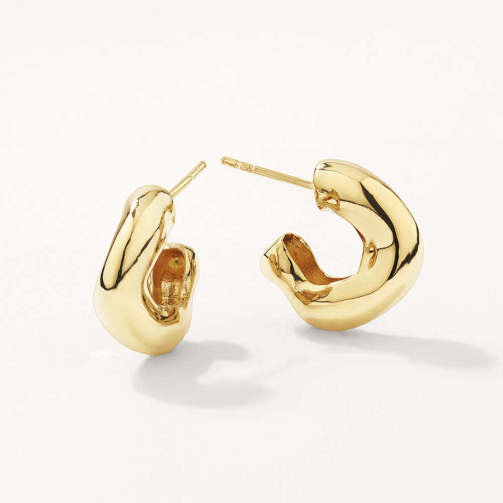 Golden Fluid Wave Hoop Earrings 1