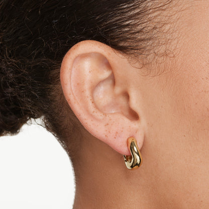 Golden Fluid Wave Hoop Earrings 7