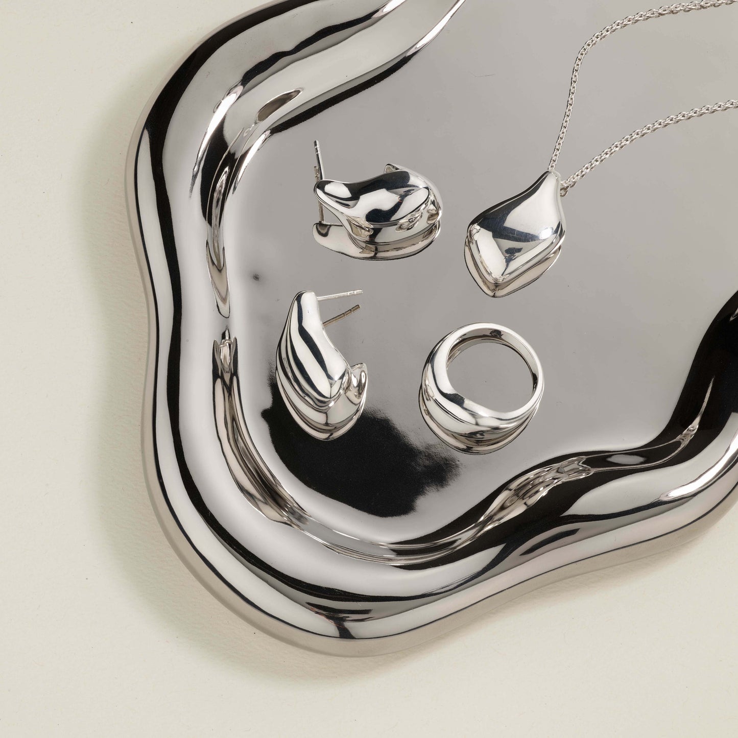 Silver Elegance: Organic Teardrop Pendant Necklace 3