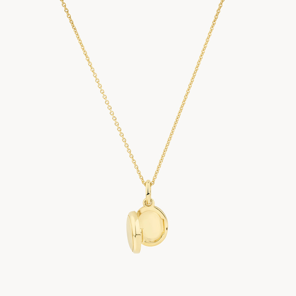 Personalized Gold Oval Locket Necklaces 4