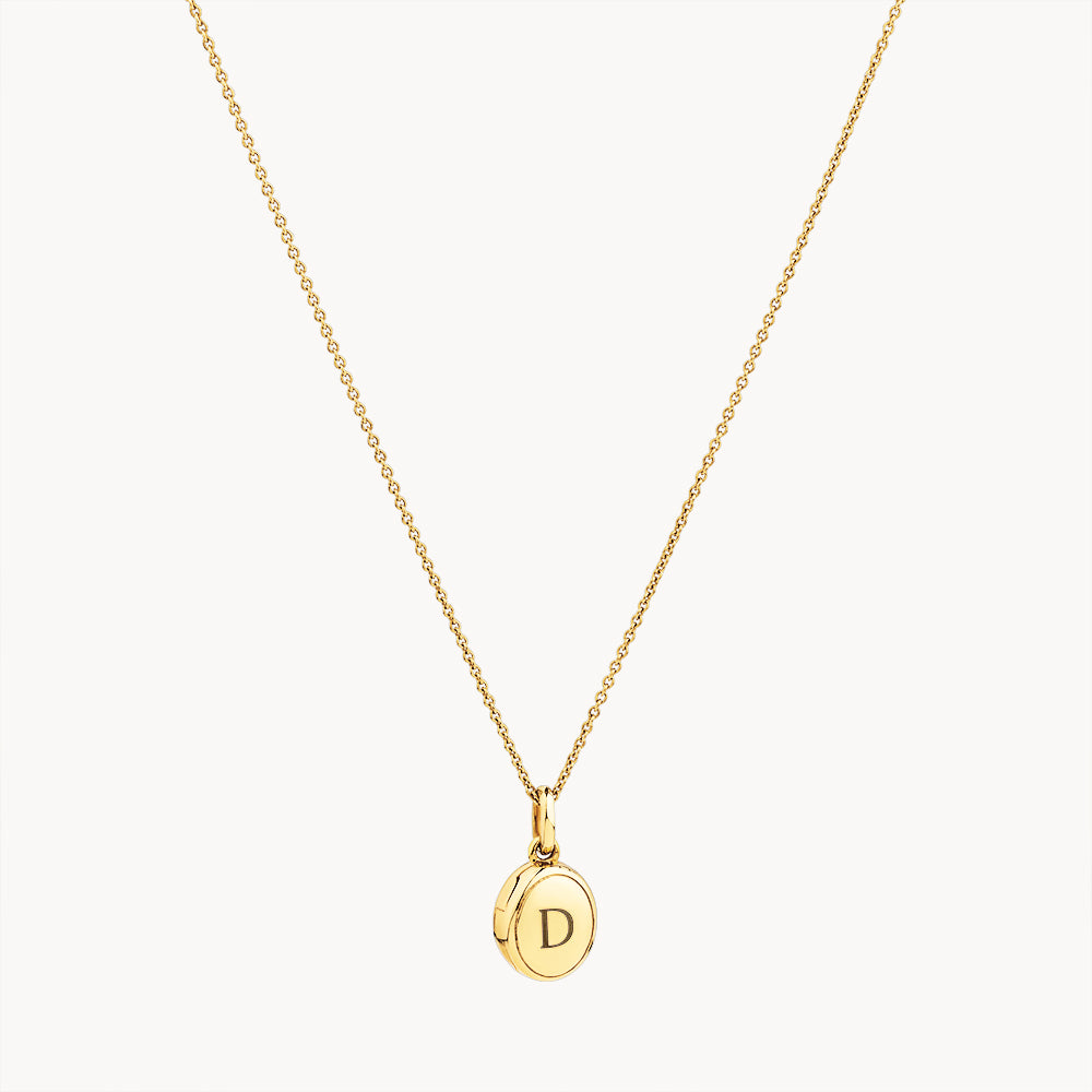 Personalized Gold Oval Locket Necklaces 1