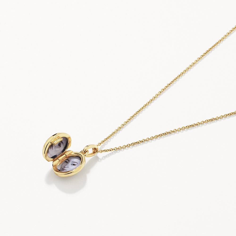 Personalized Gold Oval Locket Necklaces 3