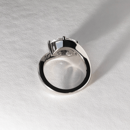 Solitaire-Oval Lab Grown Diamond Engagement Ring