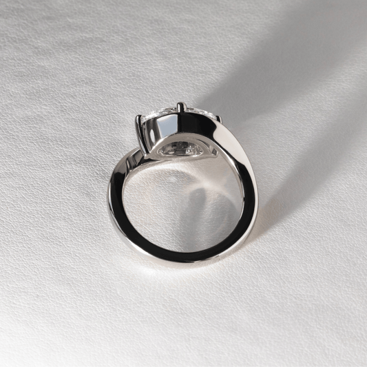Solitaire-Oval Lab Grown Diamond Engagement Ring
