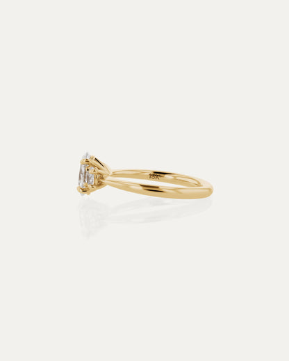 Solitaire-Oval Lab Grown Diamond Engagement Ring