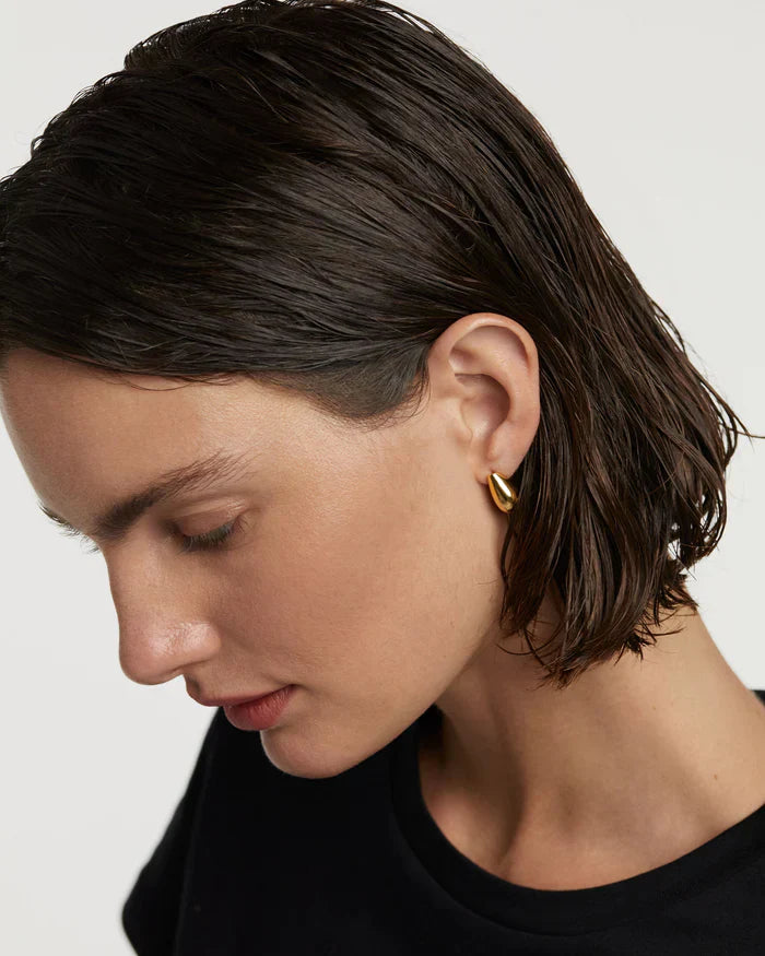 Teardrop Shaped Mini Stud Earrings 4