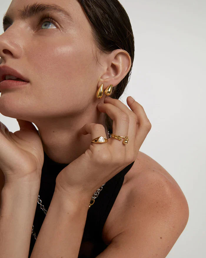 Teardrop Shaped Mini Stud Earrings 5