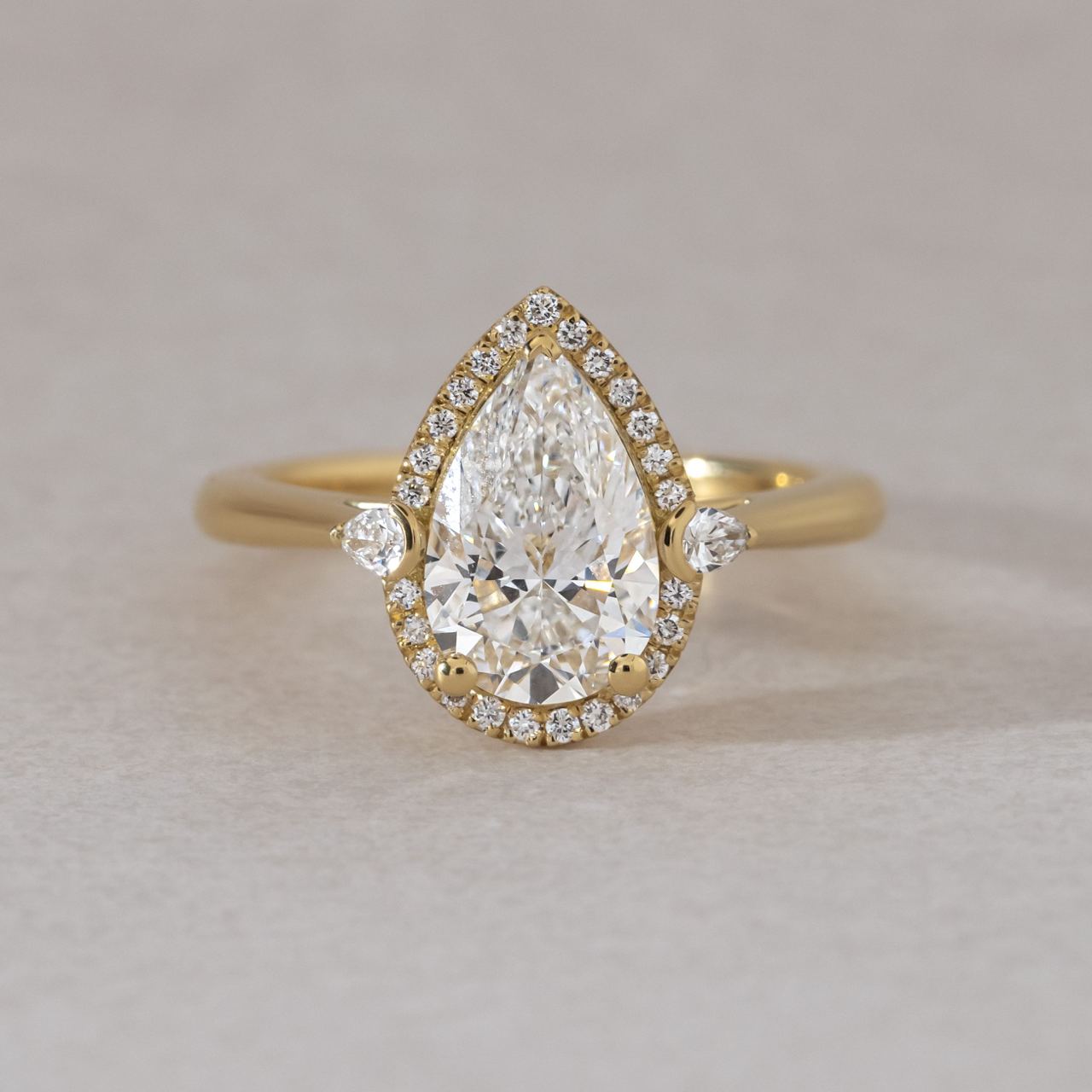 Solitaire-Oval Lab Grown Diamond Engagement Ring