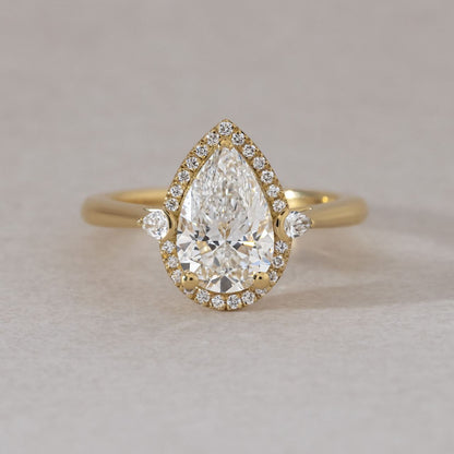Solitaire-Oval Lab Grown Diamond Engagement Ring