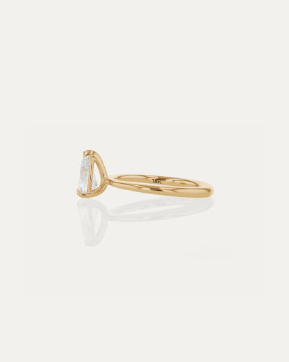Solitaire-Oval Lab Grown Diamond Engagement Ring