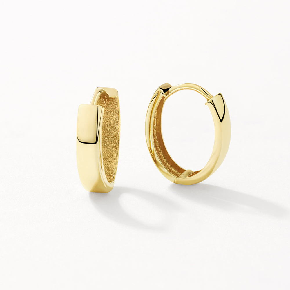 Elegant Gold Huggie Hoop Earrings 1