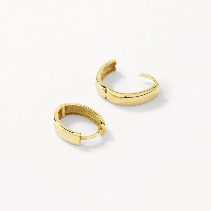 Elegant Gold Huggie Hoop Earrings 4