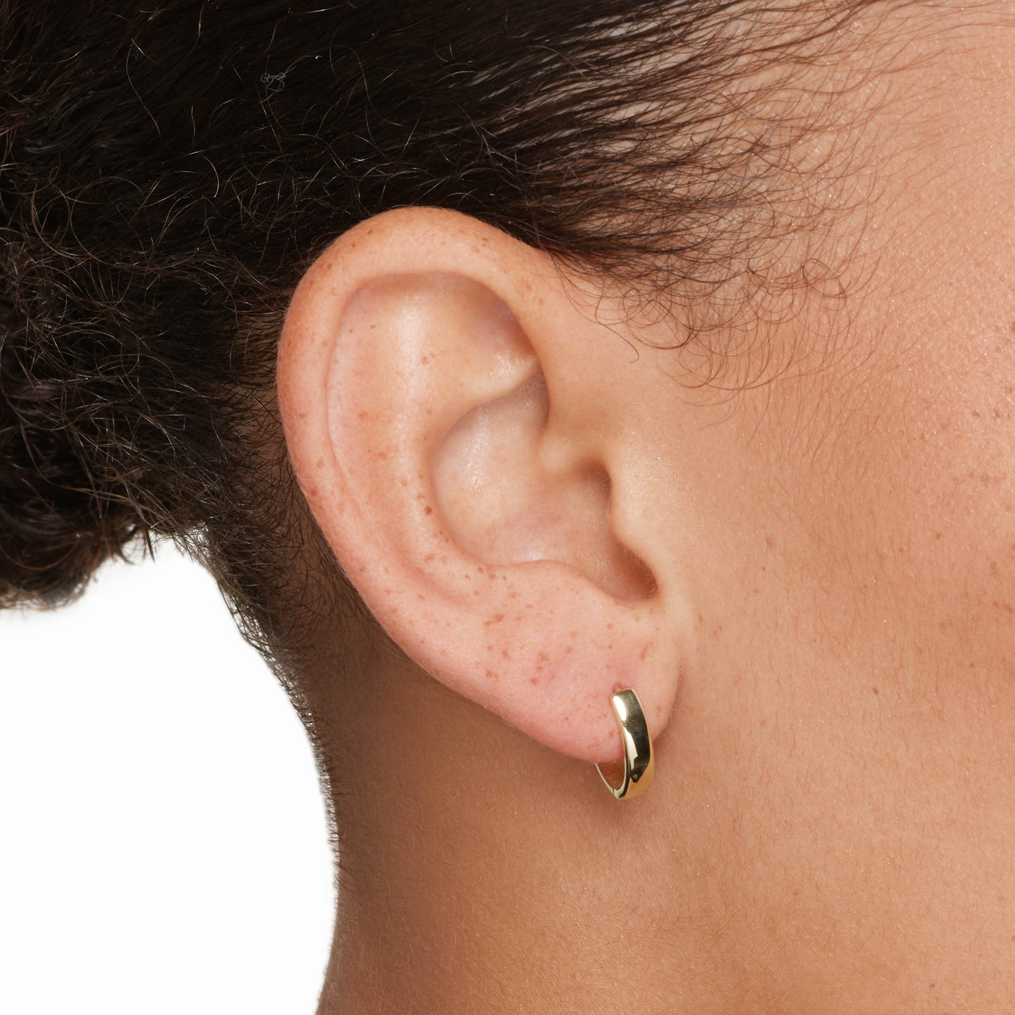 Elegant Gold Huggie Hoop Earrings 3