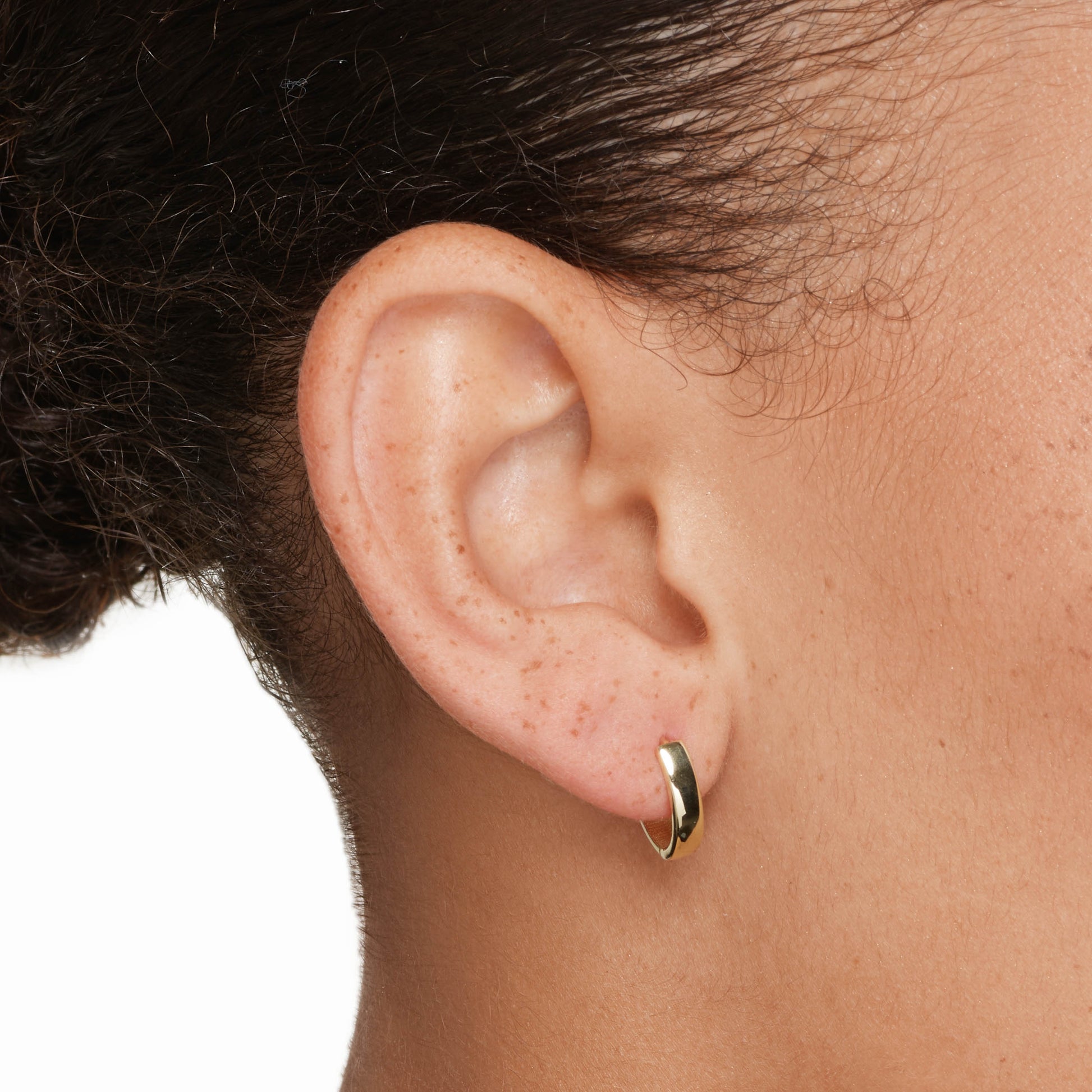 Elegant Gold Huggie Hoop Earrings 3