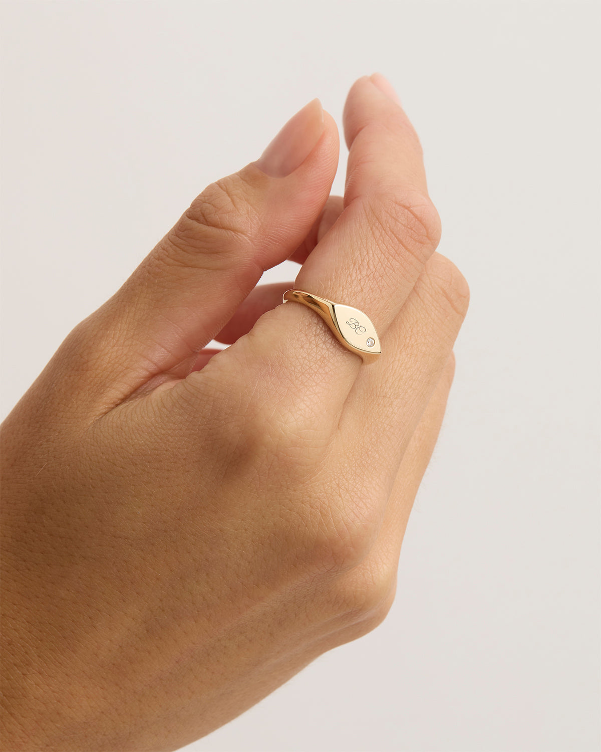 Elegant Thick Petal Band with 0.015 TCW Round Lab-Grown Diamond 3
