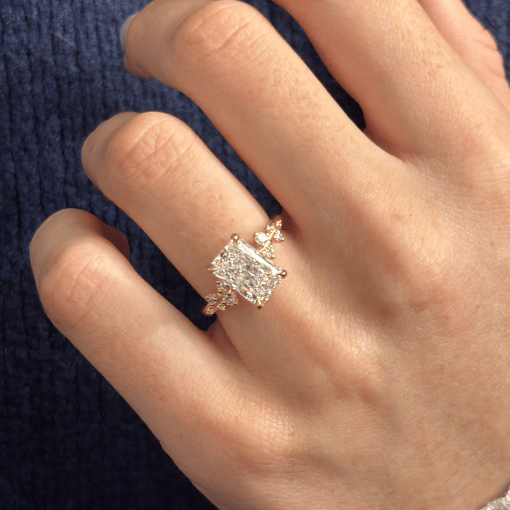 Solitaire-Oval Lab Grown Diamond Engagement Ring