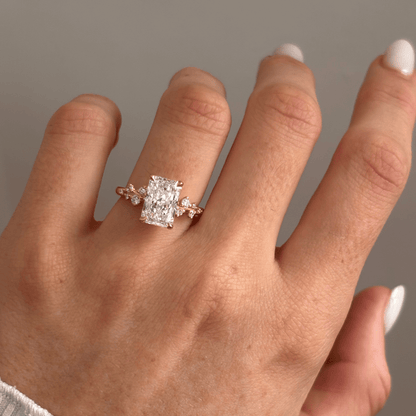 Solitaire-Oval Lab Grown Diamond Engagement Ring