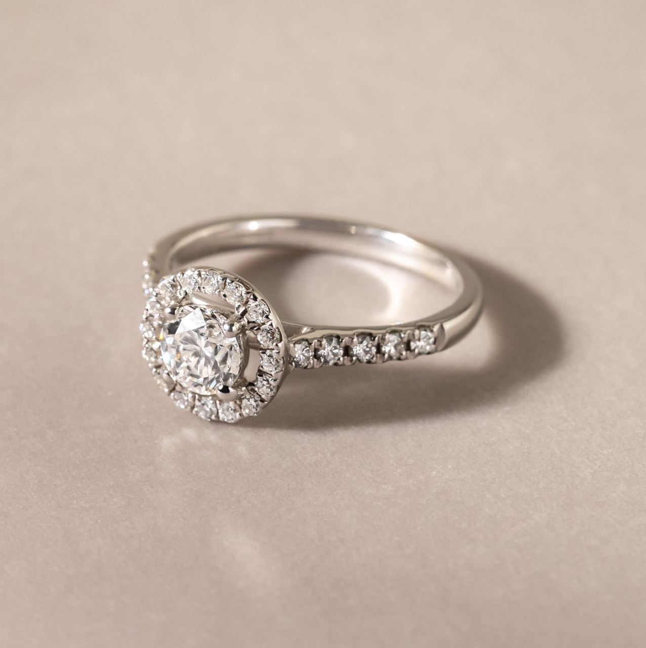 Solitaire-Oval Lab Grown Diamond Engagement Ring