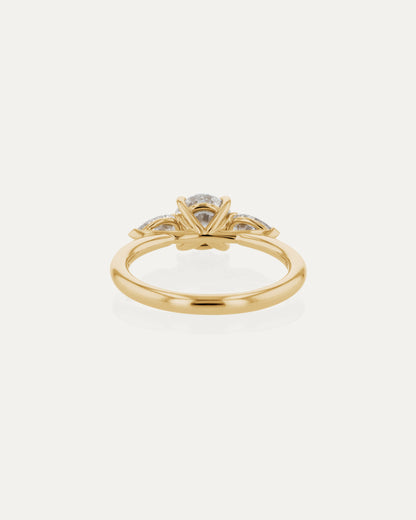 Solitaire-Oval Lab Grown Diamond Engagement Ring