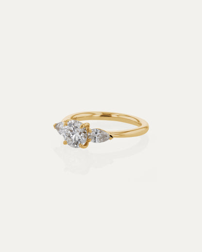 Solitaire-Oval Lab Grown Diamond Engagement Ring