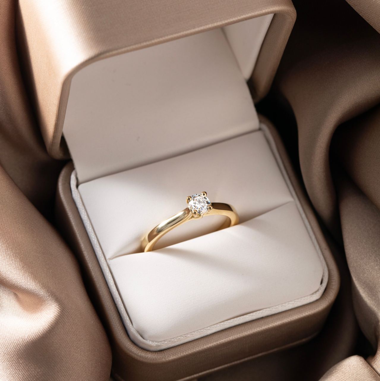 Solitaire-Oval Lab Grown Diamond Engagement Ring