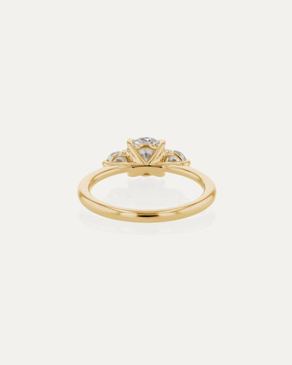 Solitaire-Oval Lab Grown Diamond Engagement Ring