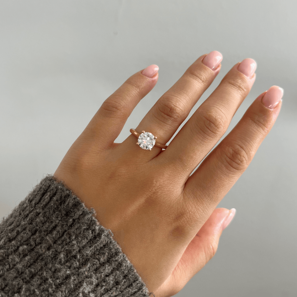 Solitaire-Round Lab Grown Diamond Engagement Ring