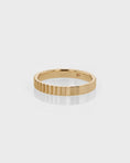 Load image into Gallery viewer, Simple Classic Scale Wedding Band
