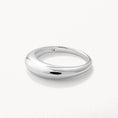 Load image into Gallery viewer, Elegant Silhouette Wedding Band
