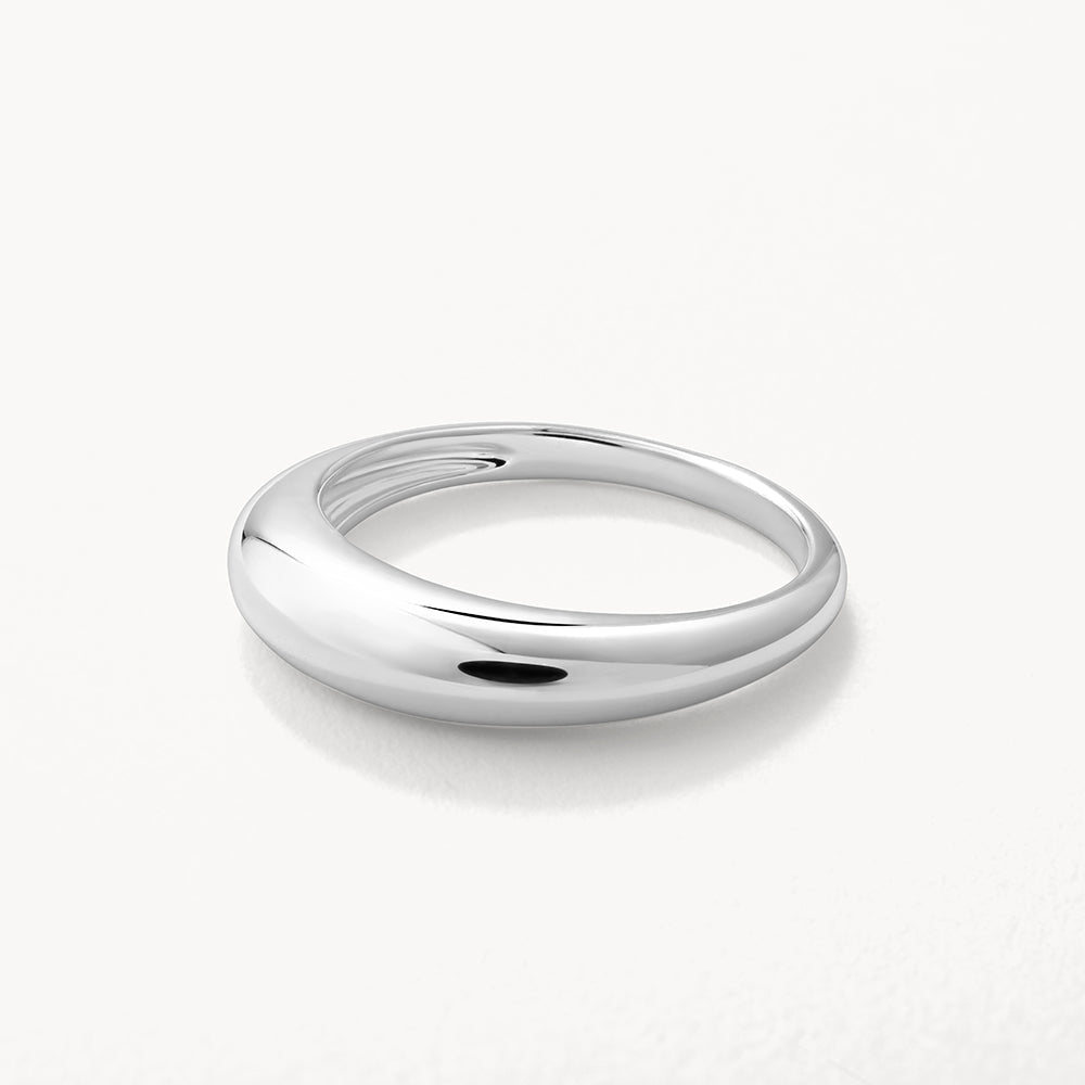 Elegant Silhouette Wedding Band