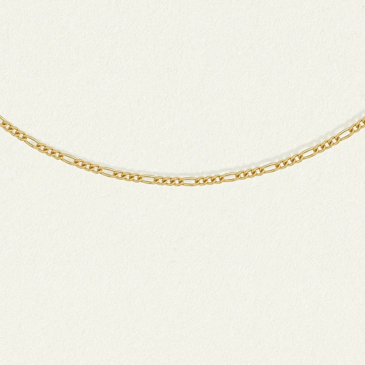 Gold Chain Patterned Necklace 1