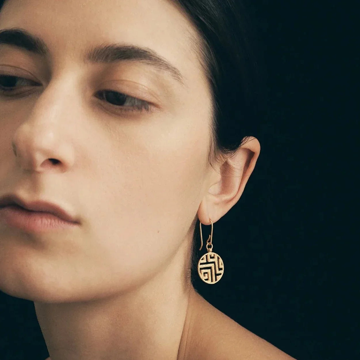 Elegant Geometric Gold Drop Earrings 4