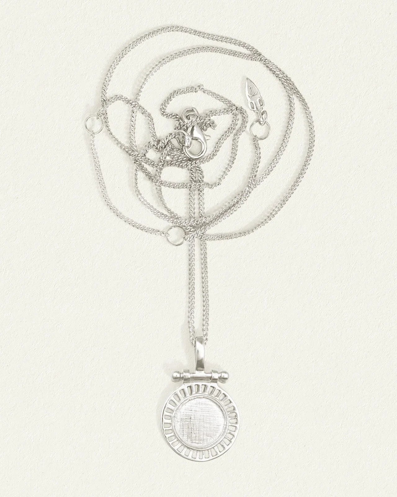Elegant Round Pendant Necklace in Sterling Silver 4