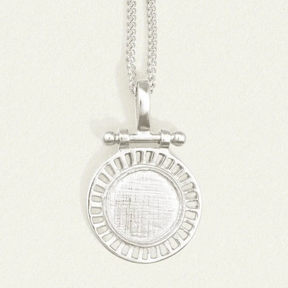 Elegant Round Pendant Necklace in Sterling Silver 1