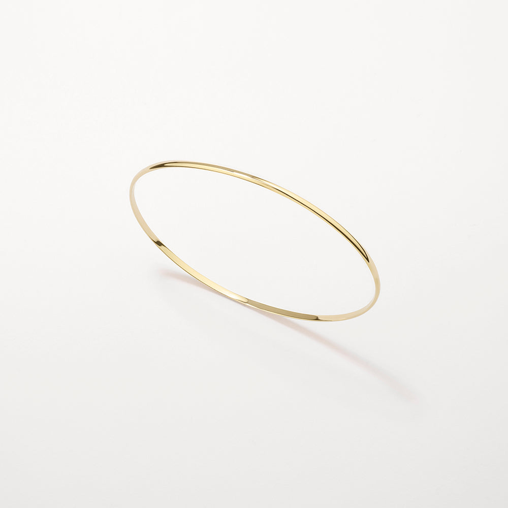 Sleek Gold Minimalist Bangle Bracelet