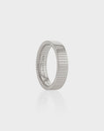 Load image into Gallery viewer, Simple Classic Scale Traction Wedding Band
